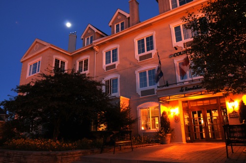 Les Suites Tremblant - Country Inn & Suites 001